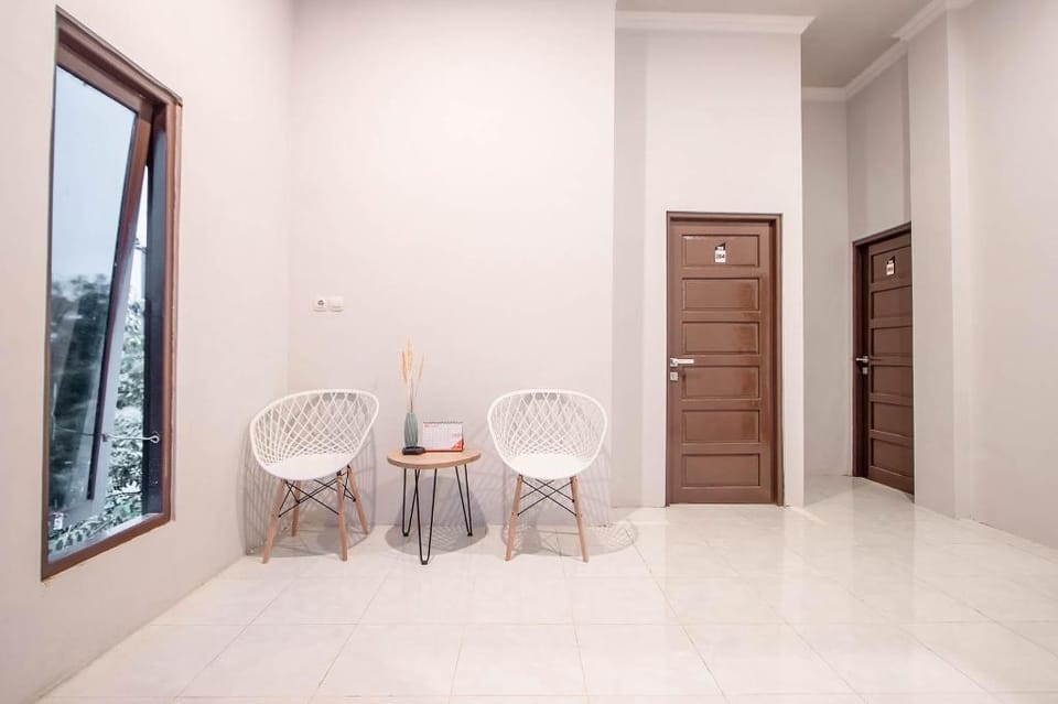 Krisan Guest House Syariah Banjarbaru Mitra RedDoorz Hotel in Indonesia