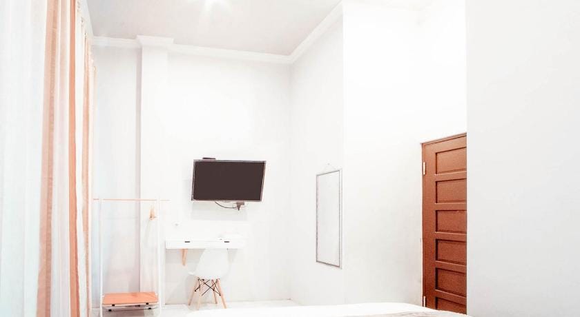 Krisan Guest House Syariah Banjarbaru Mitra RedDoorz Hotel in Indonesia
