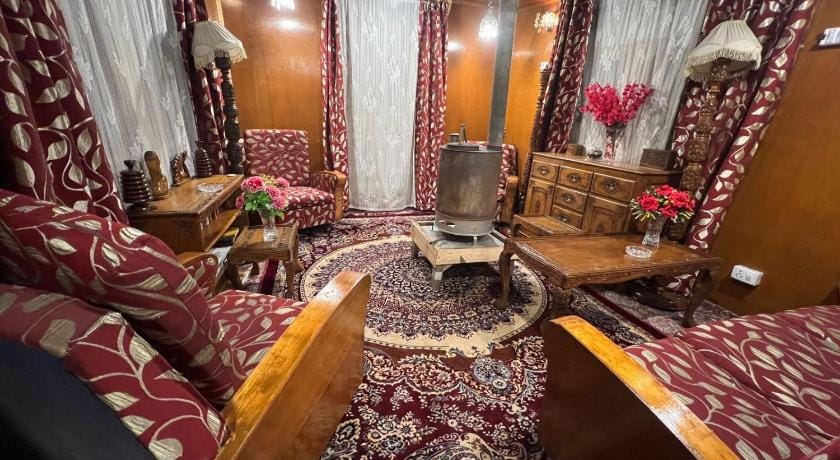 houseboat wild rose Hotel in India