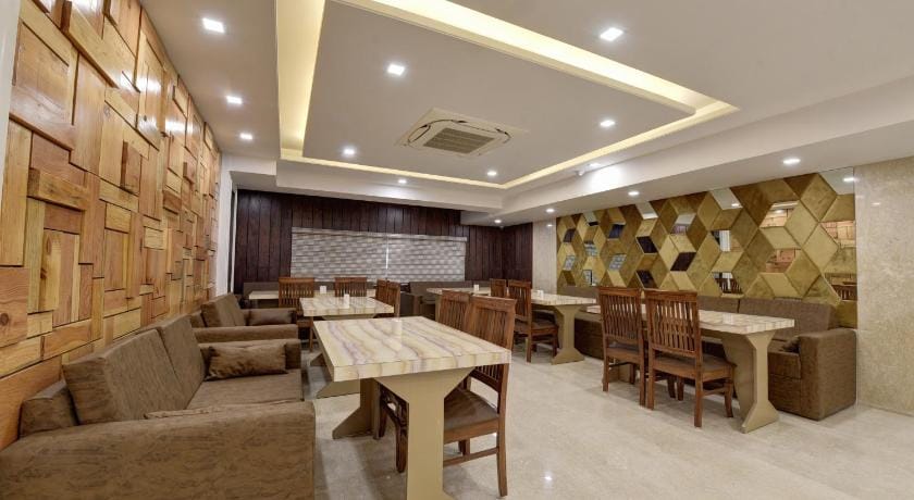 Golden Tree Hotel Hotel in Noida