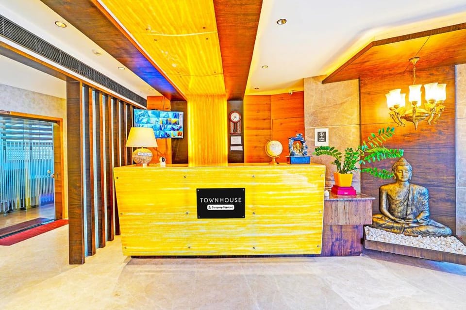 Super Townhouse Indiranagar Formerly Leela Park Domlur Hotel in Bengaluru