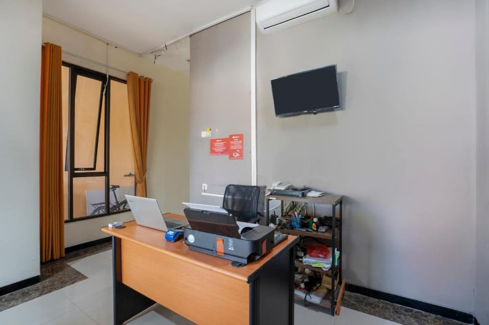 OYO 3800 Kalidami Residence Syariah Hotel in Surabaya