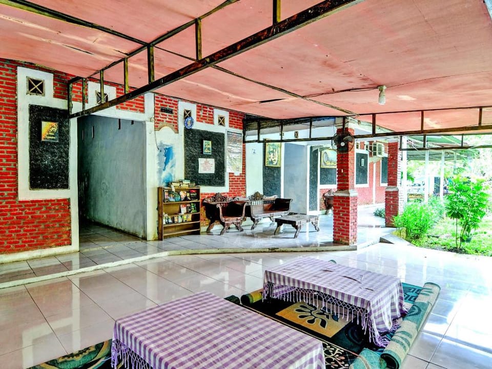 OYO 90222 Lafa Park Syariah Hotel in West Java
