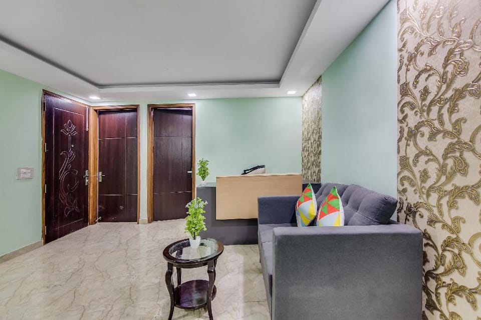 Hotel O ENJOY HOMES 78926 Hotel in New Delhi