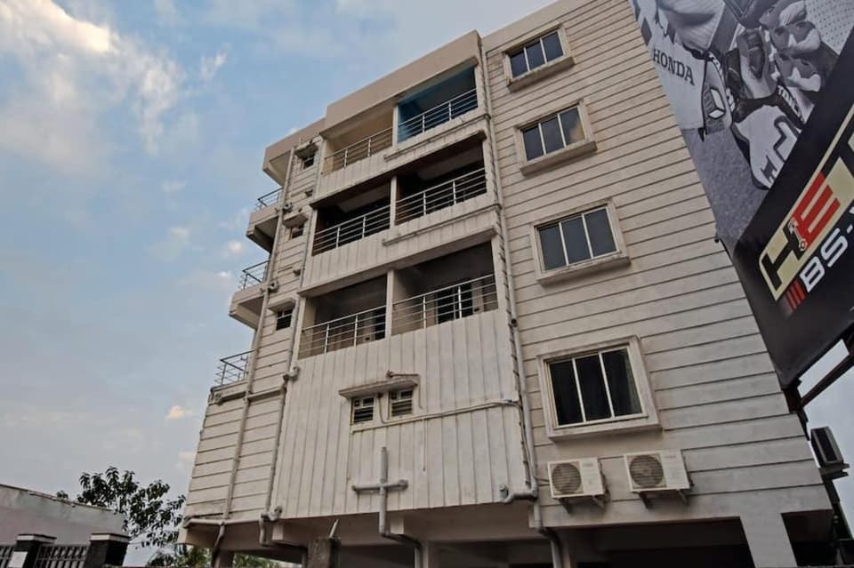 Hotel O Newtown Galaxy Hotel in Kolkata
