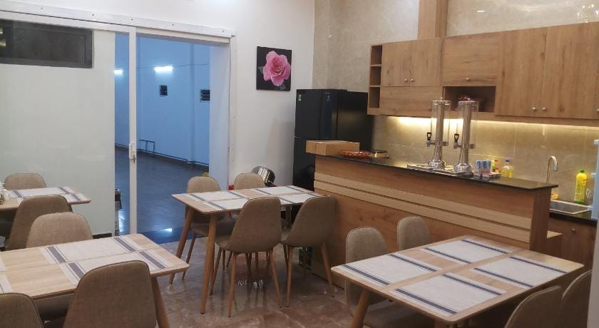 Khách sạn Sky Hotel in Lâm Đồng