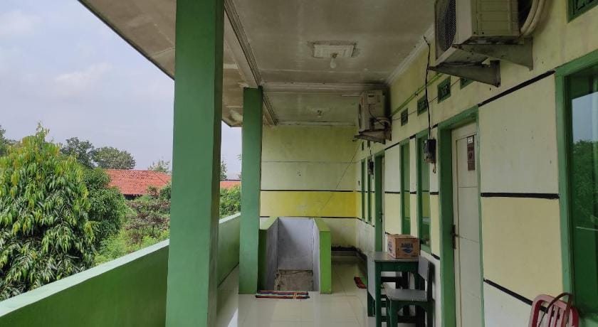 OYO 90333 Wisma Tenang Jaya Syariah Hotel in West Java