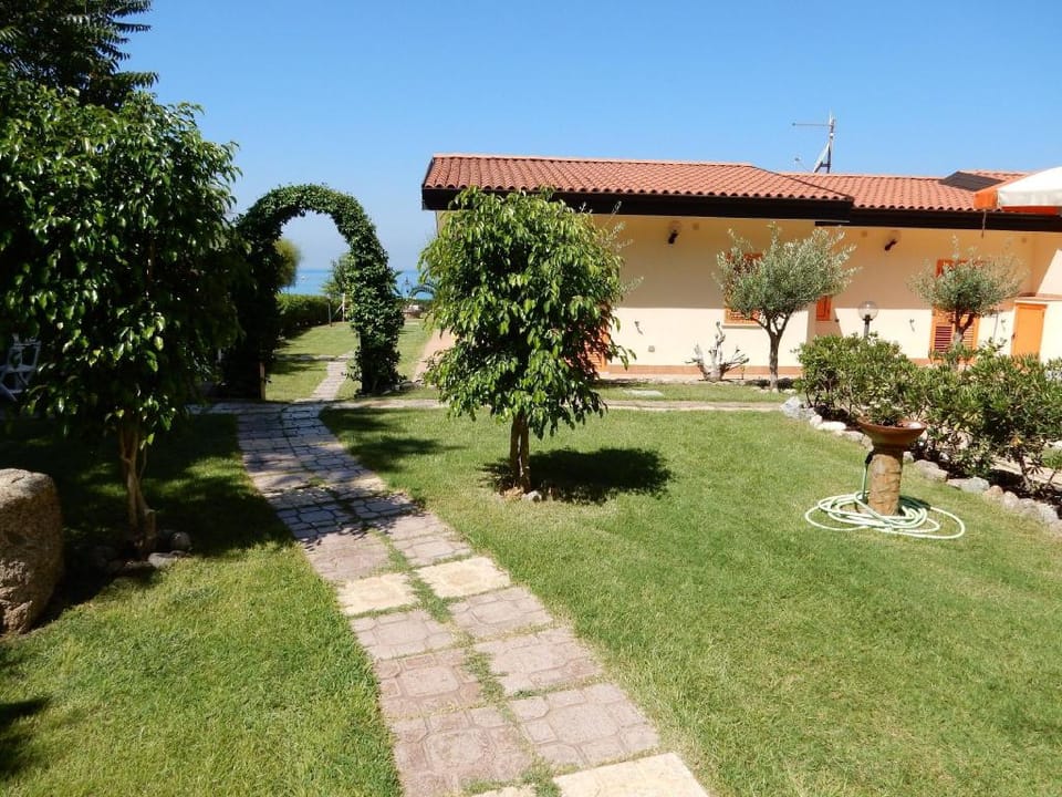 Comfort Apartments with garden Vacation rental in Calabria