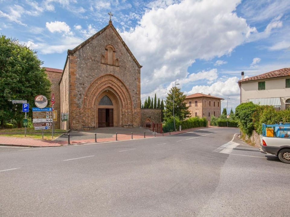Idyllic Farmhouse in Gambassi Terme-Fi with Swimming Pool Vacation rental in Tuscany