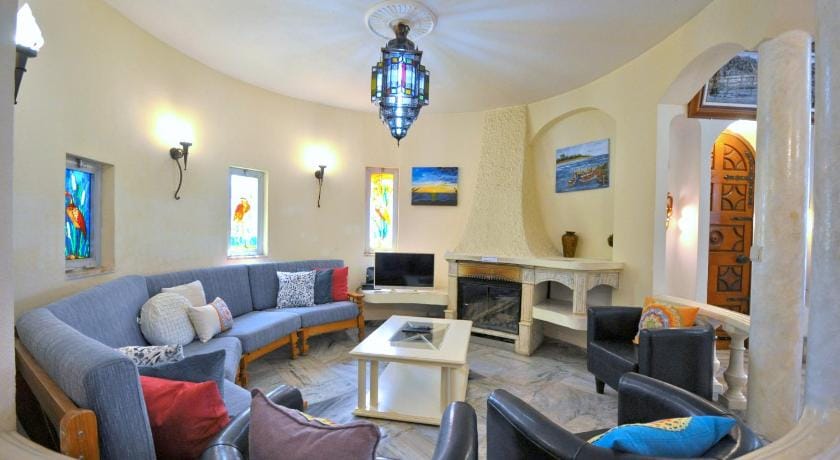 Walking Distance to the Centre - Snooker Table - Private pool - 5 bedrooms Villa in Quarteira