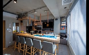 Trive Sakae Rooftop Terrace and Rooftop Jacuzzi 'Urban Oasis' in the Heart of Sakae! Vacation rental in Nagoya