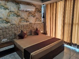 ROYAL LUXURY BIG STUDIO APARTMENT  Apartment in Punjab, India