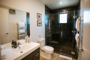 Minaret Ridge - Sleeps 8 - Mountain Views Vacation rental in Wanaka