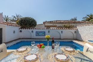 Casa con piscina privada y wifi Vacation rental in Alt Empordà