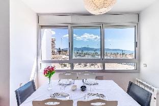 Apartamento nuevo, 2 habitaciones, frente al mar Apartment in Alt Empordà