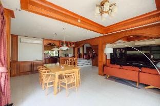 Chaam บ้านพักกรกฏ รอยัลบีช Vacation rental in Thailand