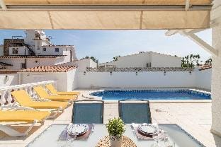 Villa con piscina privada, wifi, sat, cerca playa Villa in Alt Empordà