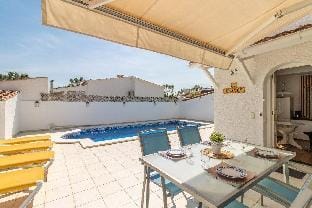 Villa con piscina privada, wifi, sat, cerca playa Villa in Alt Empordà