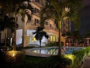 Anzon Cozy Staycation 25 min to Manila airport Apartment in Las Pinas