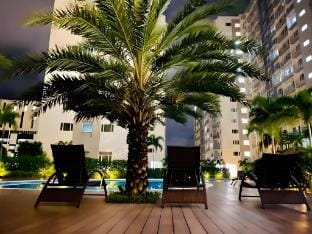 Anzon Cozy Staycation 25 min to Manila airport Apartment in Las Pinas
