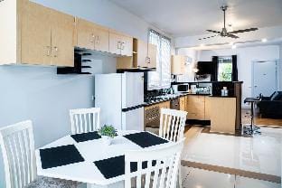 URBAN STAYZ★Large Outdoor★BBQ area ★CBD★Netflix Vacation rental in Ballarat