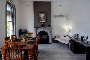 Grampians Views★Perfect Getaway★CBD★Netflix★WiFi Vacation rental in Stawell
