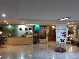 Trendy Nimman condo near Mayamall  Gym Pool Washer Apartment in Chiang Mai
