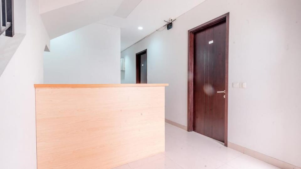 Regentown Near ICE BSD by Ruang Nyaman Hotel in West Java
