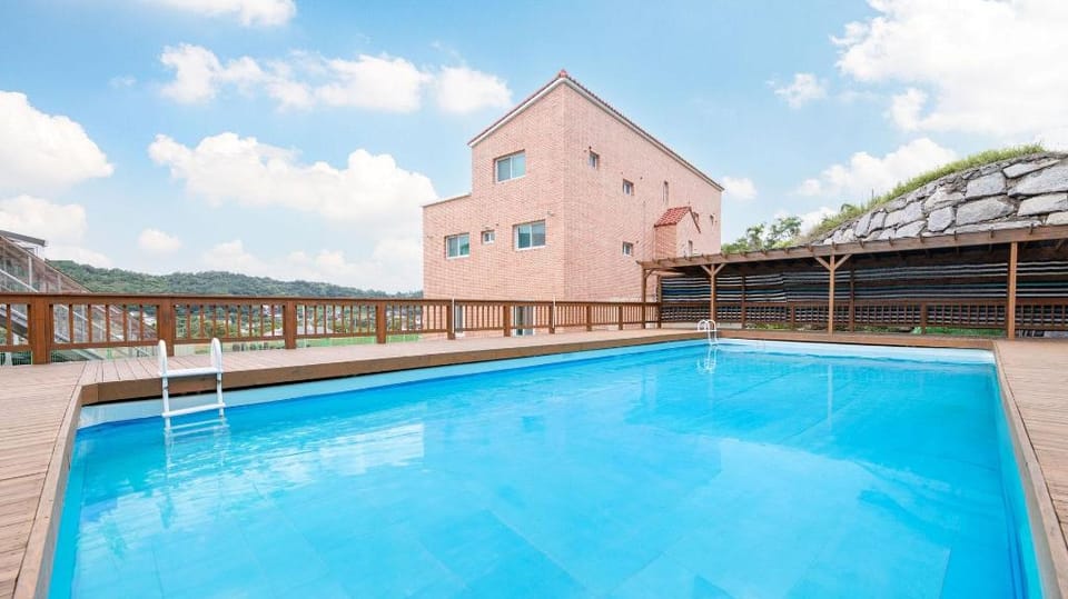 Ganghwa Paeng namu Pension Bed and Breakfast in Gyeonggi-do