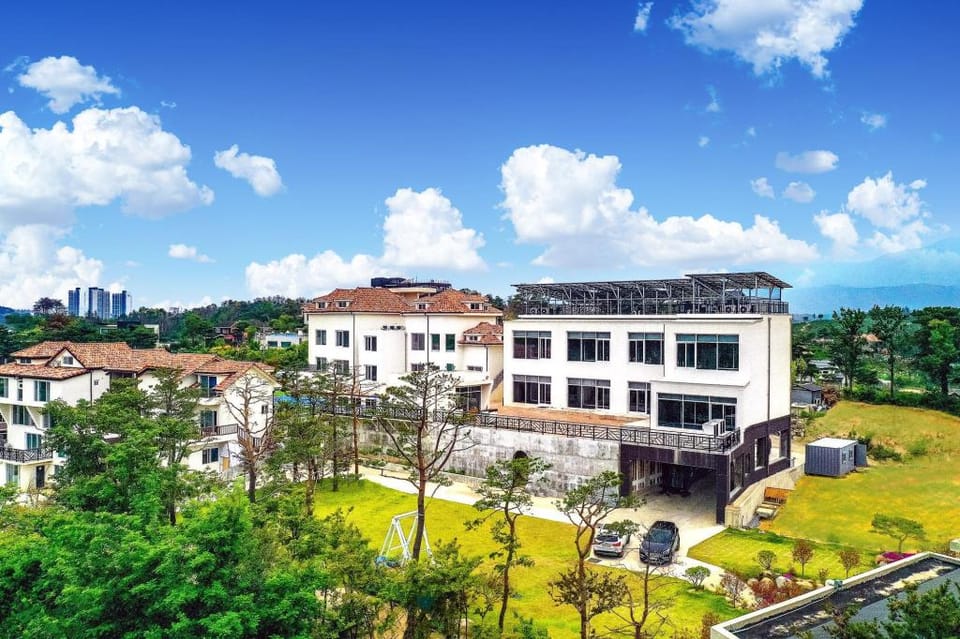 Goseong Belloci Kids Poolivilla Bed and Breakfast in South Korea
