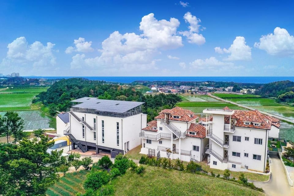 Goseong Belloci Kids Poolivilla Bed and Breakfast in South Korea
