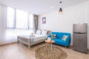MAYMAY *Bright Window Studio*5' to Xuan Huong Lake Apartment in Dalat