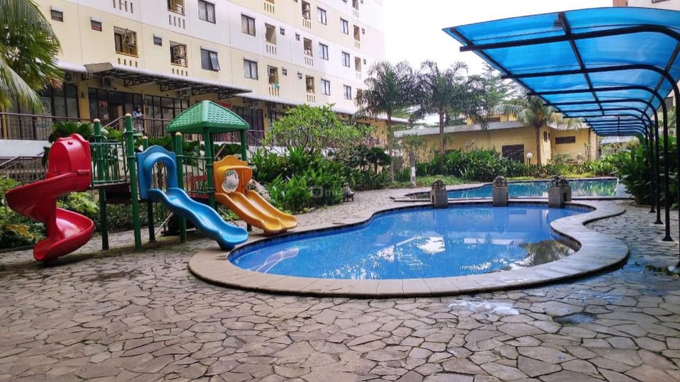 Kebagusan City Affordable Studio By Travelio Apartment in South Jakarta City