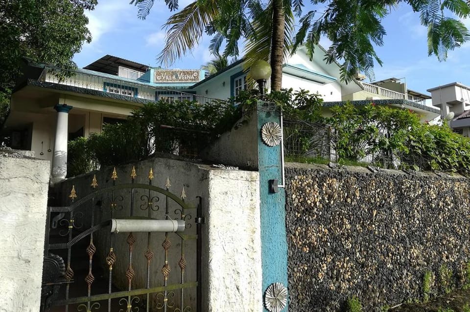 Veena Villa 4BHK Donapaula with Sea View Villa in Goa, India