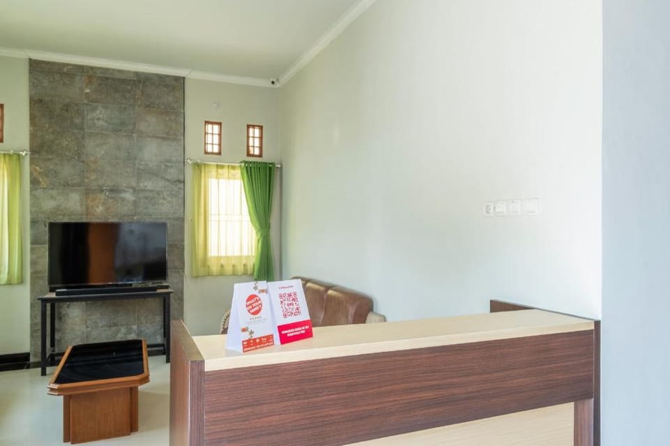 OYO 2072 Wisma Teratai Hotel in West Java