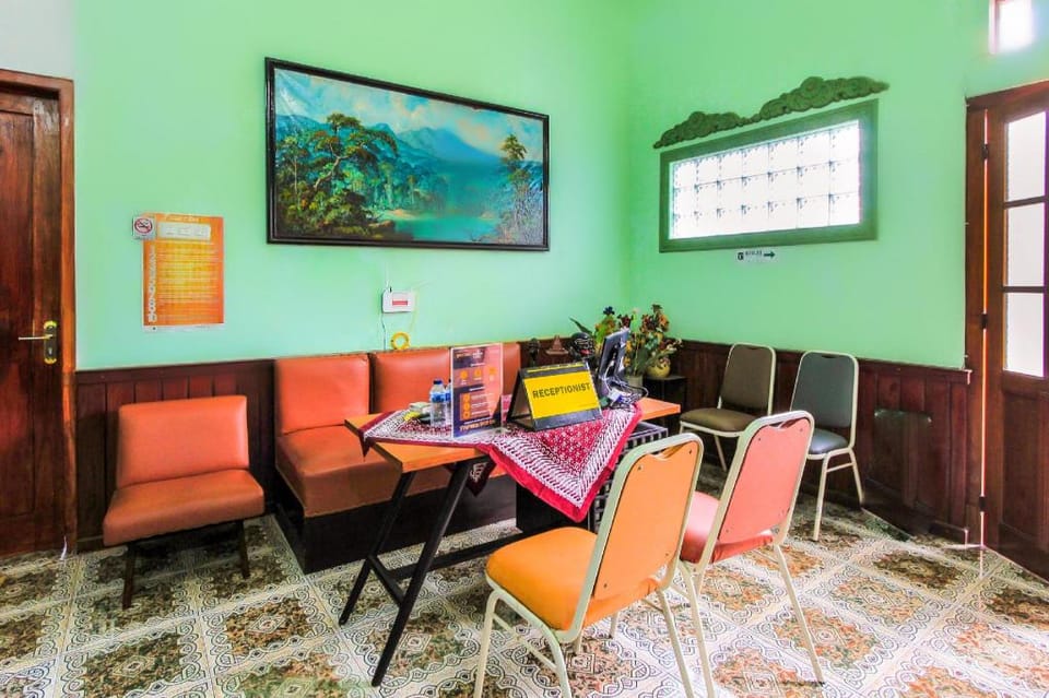 Hotel O Griya Kencana Homestay Hotel in East Java