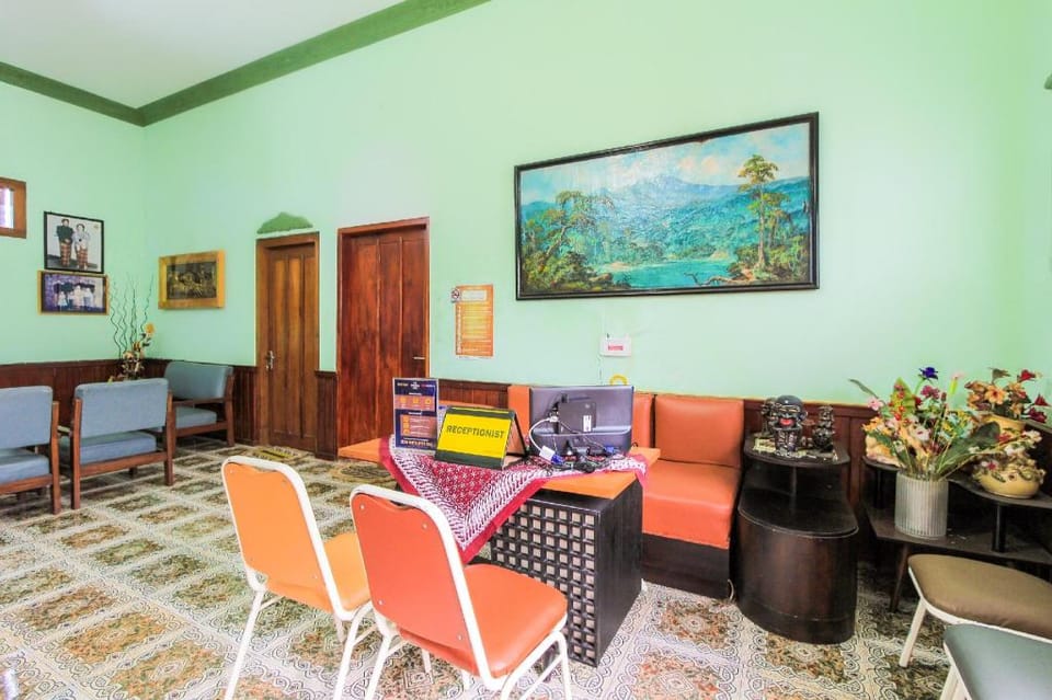 Hotel O Griya Kencana Homestay Hotel in East Java