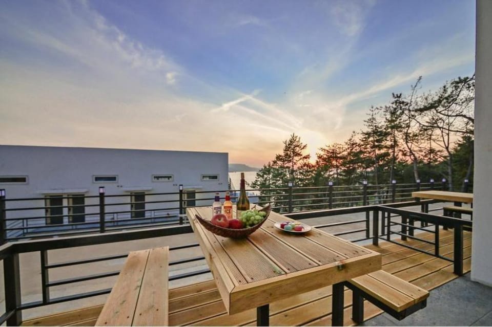 Yeosu JPlus Pension Bed and Breakfast in South Korea