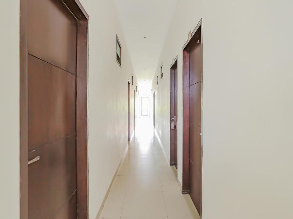 OYO 90306 Mmtc2 Guest House Hotel in Bandung