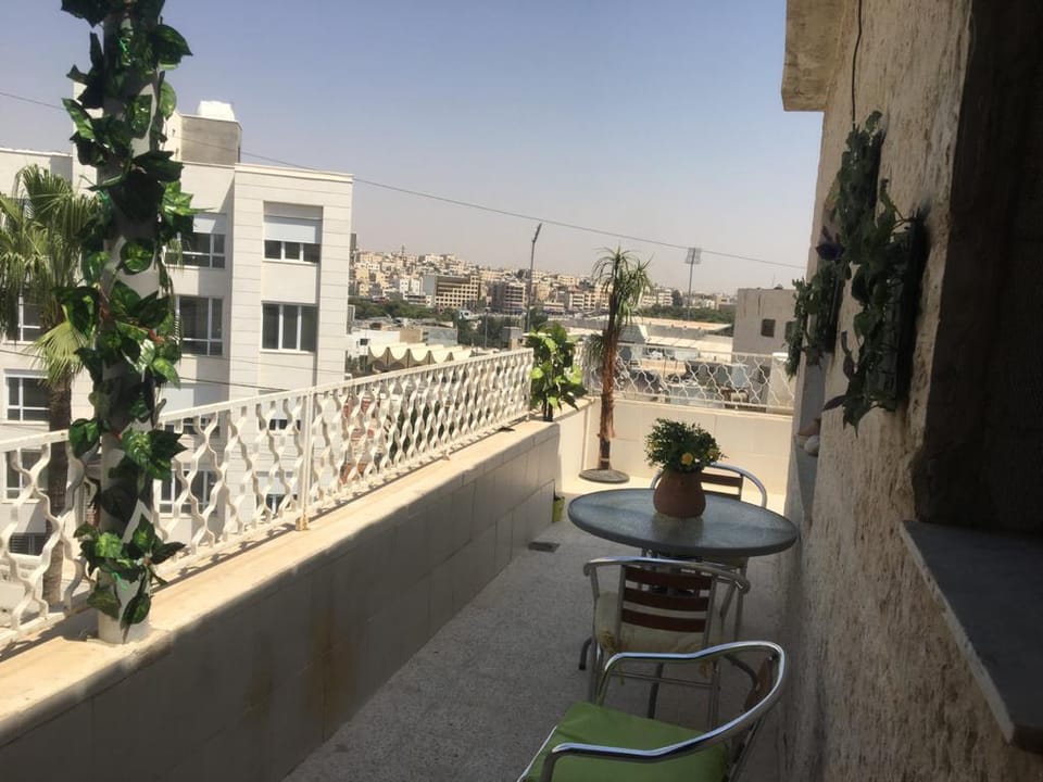 Furnished apartment in Shmeisani for rent  Apartment in Africa