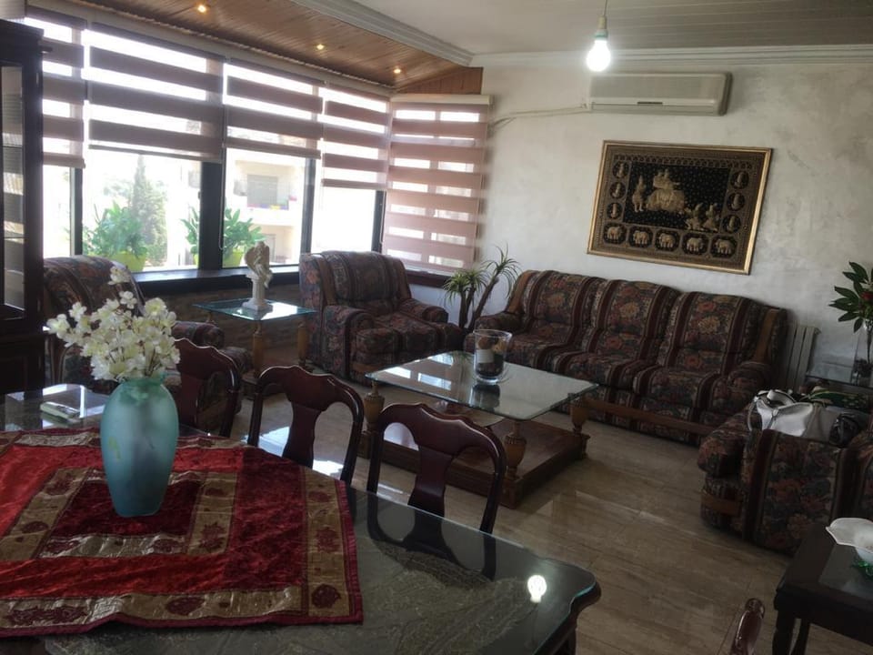 Furnished apartment in Shmeisani for rent  Apartment in Africa
