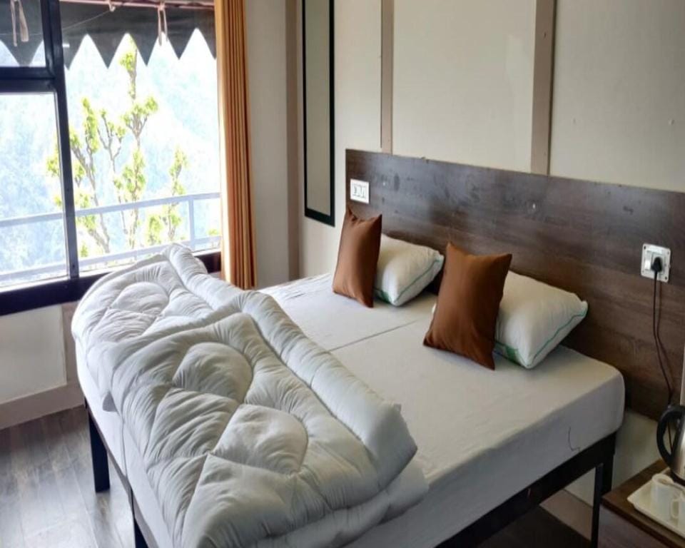 Junyali The Resort Hotel in Uttarakhand