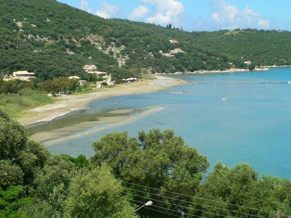Apraos Bay Hotel In Kalamaki Beach, 3 stars hotel Bed and Breakfast in Corfu, Greece