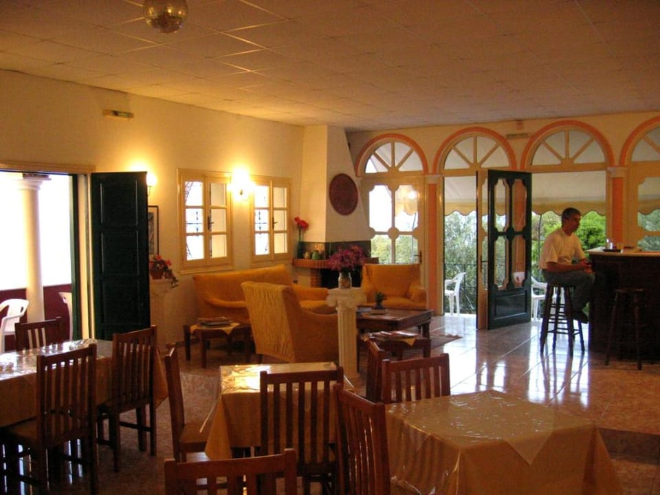 Apraos Bay Hotel In Kalamaki Beach, 3 stars hotel Bed and Breakfast in Corfu, Greece