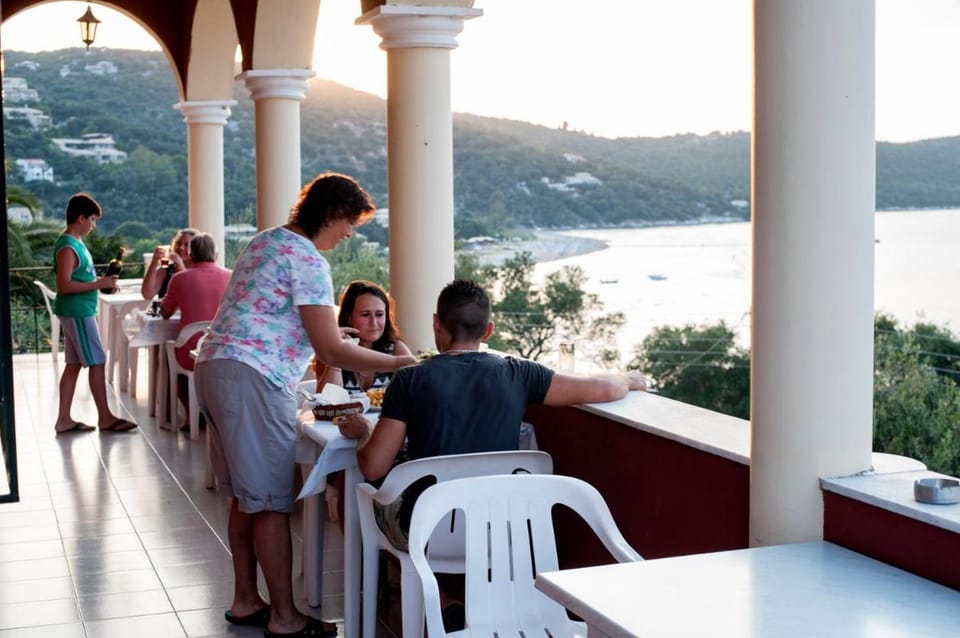 Apraos Bay Hotel In Kalamaki Beach, 3 stars hotel Bed and Breakfast in Corfu, Greece
