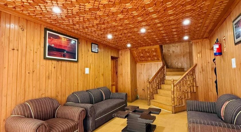 THE PINUS RESORT Hotel in Punjab