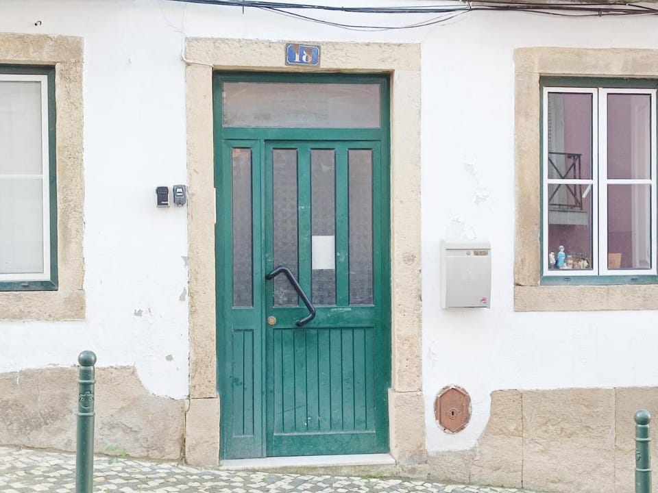 Lisbon Center Quiet Apartment-Lapa 2 bathroom Apartment in Lisbon