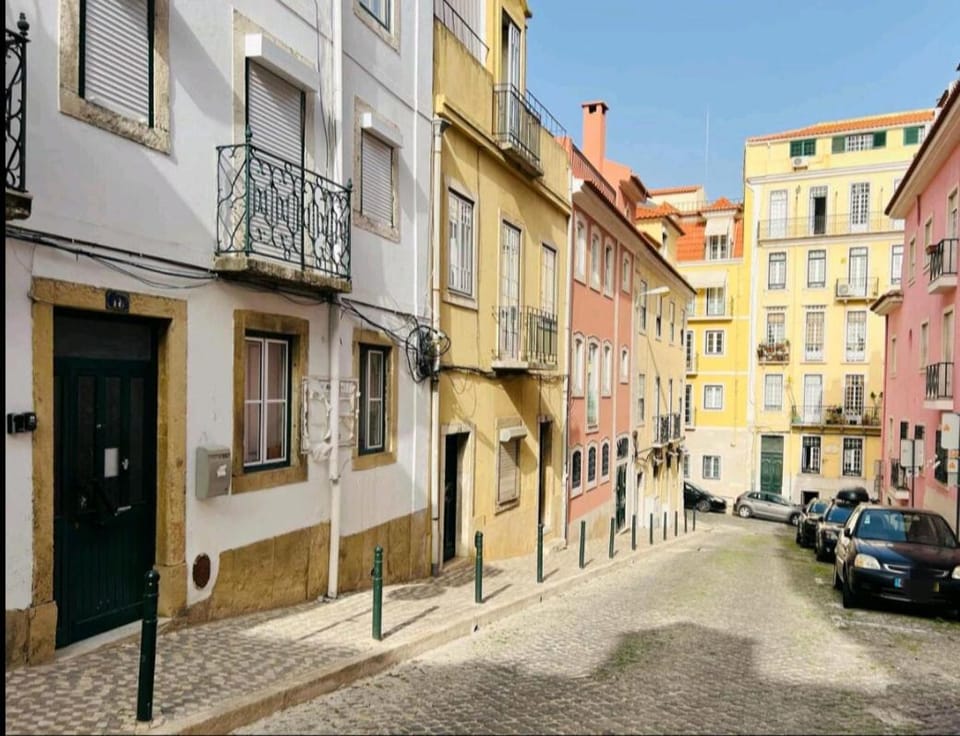 Lisbon Center Quiet Apartment-Lapa 2 bathroom Apartment in Lisbon