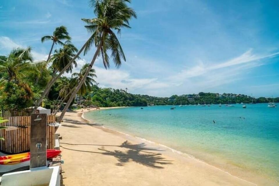 Beachfront 5 Bed apartment with pool & jacuzzi Apartment in Wichit