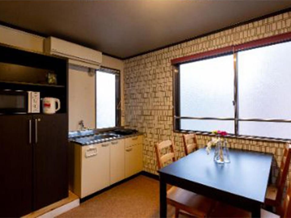 COTE HOUSE Bed and Breakfast in Osaka